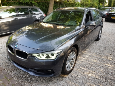 BMW 318i Touring