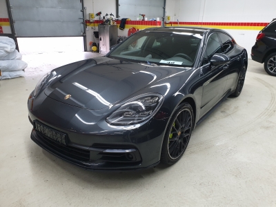 Porsche Panamera 4 E-Hybrid