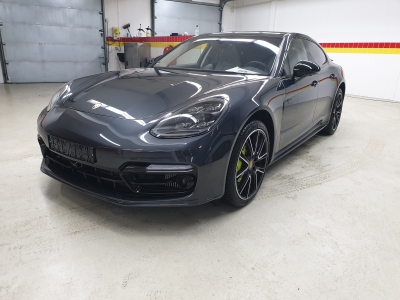 Porsche Panamera 4 E-Hybrid 