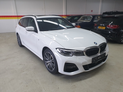 BMW 330i xDrive Touring