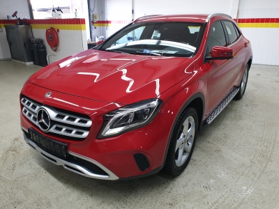 Mercedes-Benz GLA 200