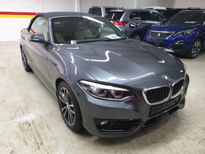 BMW 220i Cabrio Sport line