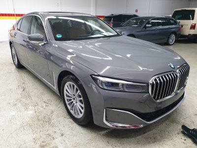 BMW 745e 