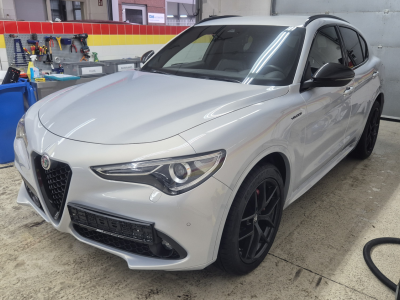 Alfa Romeo Veloce Q4 2.2 JTDM