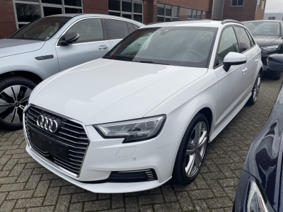 Audi Sportback Sport 40 e-tron LED+NAVI+SHZ