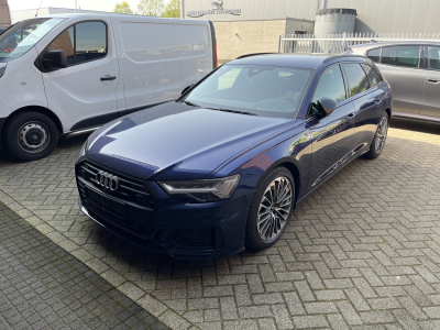 Audi 55 TFSI E QUATTRO S-LINE