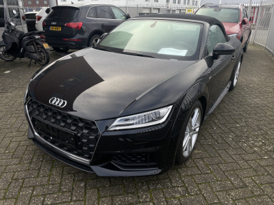 Audi 40 TFSI S-TRONIC