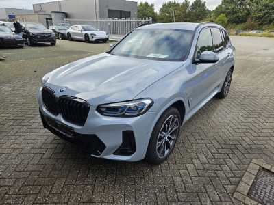 BMW 30e  xDrive  M Sport/PANO/AHK/HUD/RFK/LHZ/20