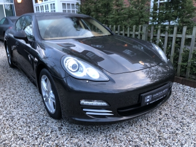 Porsche Panamera 4