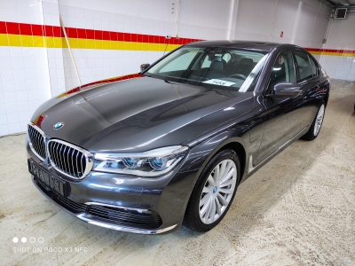 BMW 740e