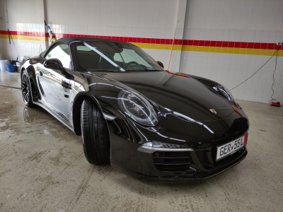 Porsche 911 GTS Carrera 4 Cabrio