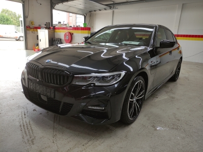 BMW 330e Limousine