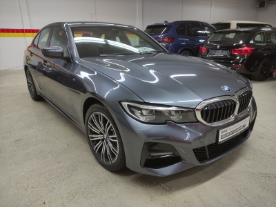 BMW 330e 