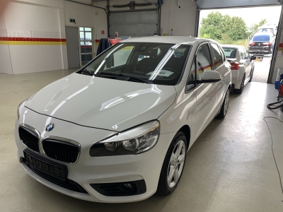  220i Active Tourer