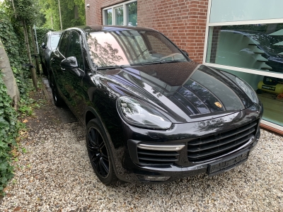 Porsche Cayenne Turbo 