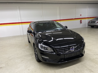 Volvo V60 - 2.0 T3 POLAR