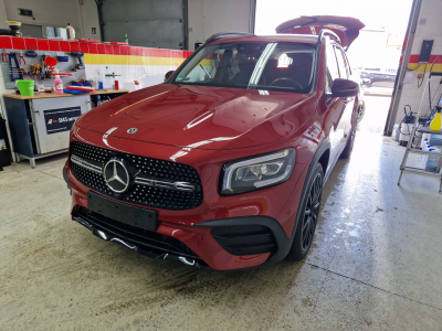 Mercedes-Benz 