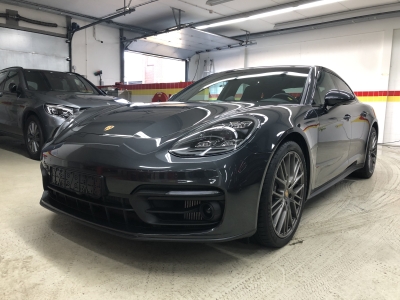 Porsche Panamera 4 E-HYBRID