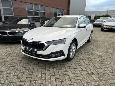 Skoda COMBI 2.0 TDI DSG First Edition AHK Navi