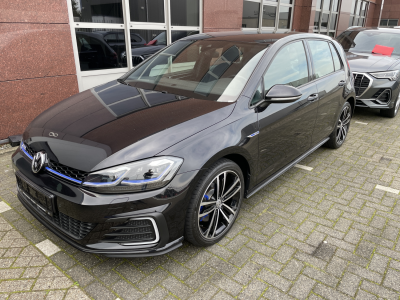 Volkswagen VII 1.4TSI DSG Hybrid GTE +NAVI+18 +