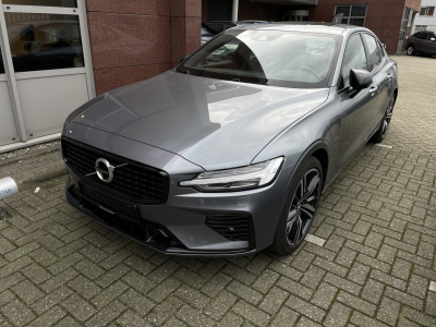 Volvo T8 R Design Recharge Plug-In Hybrid AWD