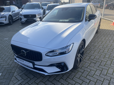 Volvo Recharge Ultimate Dark T8 AWD/BLS/H&K/HeadUP/360°