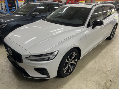 Volvo R Design T6 Expression Pana PilotAssist 360kam Har