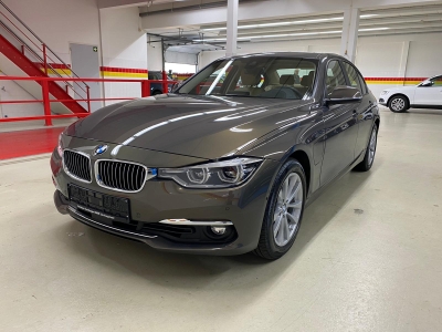 BMW 330e